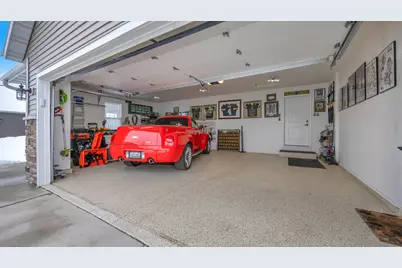 538  T-Bird Dr, Fond du Lac, WI 54935 - Photo 2