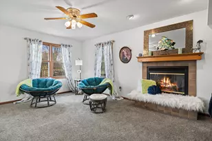 W350N6781 Baltic Pass, Oconomowoc, WI 53066 - Photo 4