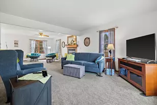 W350N6781 Baltic Pass, Oconomowoc, WI 53066 - Photo 8