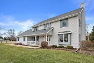 W350N6781 Baltic Pass, Oconomowoc, WI 53066 - Photo 32