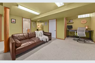 2877 S 46th St, Milwaukee, WI 53219 - Photo 28