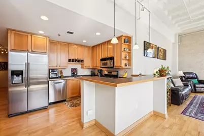 1325 N Van Buren St #402, Milwaukee, WI 53202 - Photo 16