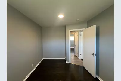 6827 N 44th St, Milwaukee, WI 53223 - Photo 32