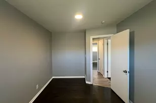 6827 N 44th St, Milwaukee, WI 53223 - Photo 32