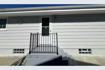 6827 N 44th St, Milwaukee, WI 53223 - Photo 8