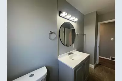 6827 N 44th St, Milwaukee, WI 53223 - Photo 10