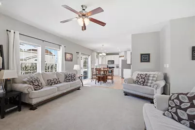 734  Creekwood Ln, West Bend, WI 53095 - Photo 8