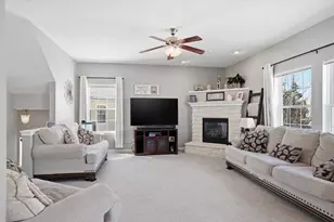 734 Creekwood Ln, West Bend, WI 53095 - Photo 6