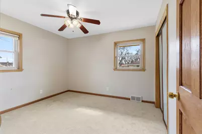 1407 W Mallory Ave, Milwaukee, WI 53221 - Photo 10