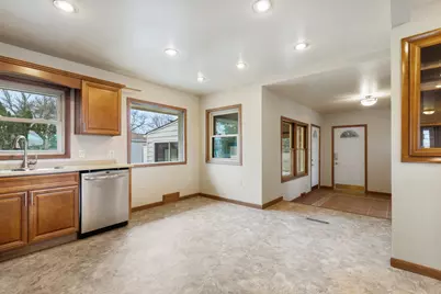 1407 W Mallory Ave, Milwaukee, WI 53221 - Photo 24