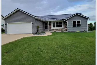 108  Baron Rd, Mukwonago, WI 53149 - Photo 1