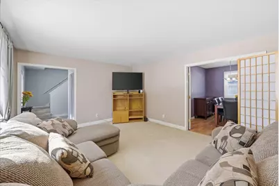 15429 W Mayflower Ct, New Berlin, WI 53151 - Photo 4