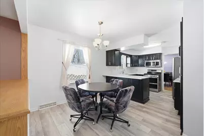 15429 W Mayflower Ct, New Berlin, WI 53151 - Photo 10