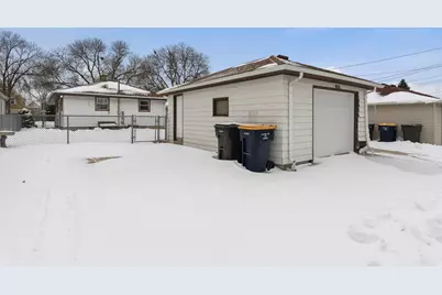 2468 S 61st St, West Allis, WI 53219 - Photo 18