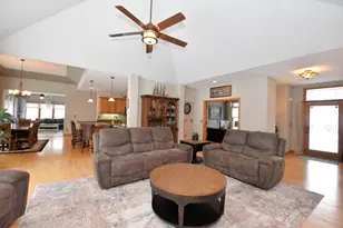 N77W23829 Sun Valley Run, Sussex, WI 53089 - Photo 8