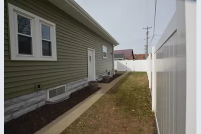 109  Roberts St, Holmen, WI 54636 - Photo 2