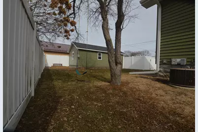 109  Roberts St, Holmen, WI 54636 - Photo 6