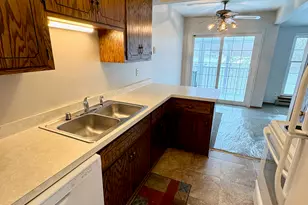 300 Foxwood Dr, Racine, WI 53185 - Photo 8