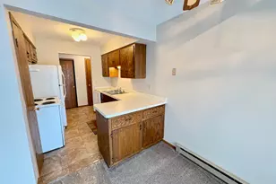 300 Foxwood Dr, Racine, WI 53185 - Photo 10