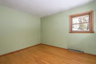 21401 W Woodland Dr, New Berlin, WI 53146 - Photo 22