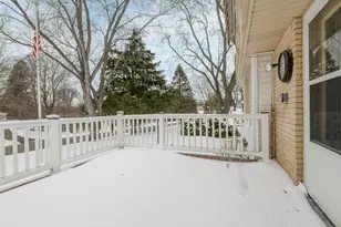 21401 W Woodland Dr, New Berlin, WI 53146 - Photo 32