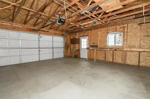 21401 W Woodland Dr, New Berlin, WI 53146 - Photo 34