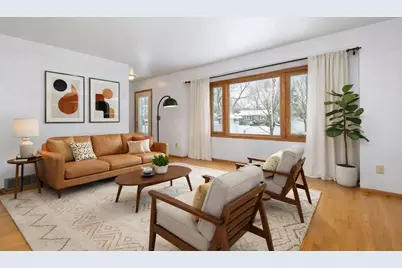 21401 W Woodland Dr, New Berlin, WI 53146 - Photo 2