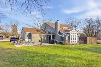 W67N977  Cambridge Ave, Cedarburg, WI 53012 - Photo 2