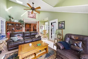 W67N977 Cambridge Ave, Cedarburg, WI 53012 - Photo 8