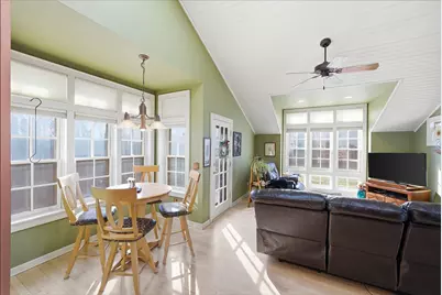 W67N977  Cambridge Ave, Cedarburg, WI 53012 - Photo 4