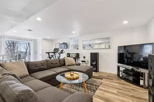 S54W23710 Maple Hill Ct, Waukesha, WI 53189 - Photo 36