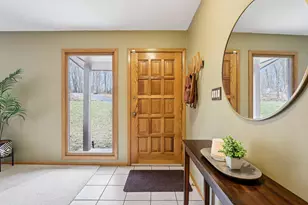 S54W23710 Maple Hill Ct, Waukesha, WI 53189 - Photo 14