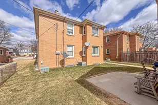 8909 W Burleigh St, Milwaukee, WI 53222 - Photo 22