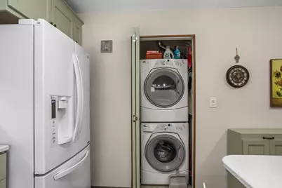 358  Park Hill Dr #B, Pewaukee, WI 53072 - Photo 8