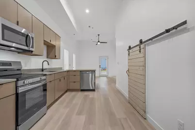 308  Oak St #101, Slinger, WI 53086 - Photo 2