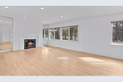 201 W Ellsworth Ln, Bayside, WI 53217 - Photo 8