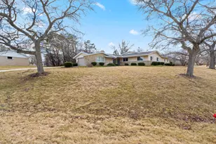 201 W Ellsworth Ln, Bayside, WI 53217 - Photo 46