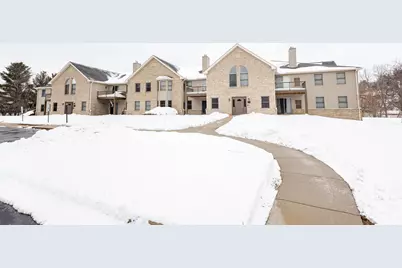 930  Oconomowoc Pkwy, Oconomowoc, WI 53066 - Photo 2