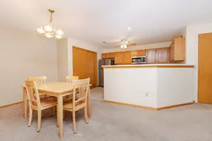 930 Oconomowoc Pkwy, Oconomowoc, WI 53066 - Photo 14