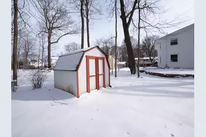 5872  Riverside Dr, Greendale, WI 53129 - Photo 22