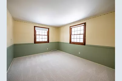 5872  Riverside Dr, Greendale, WI 53129 - Photo 18