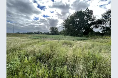 3431 E Fitzsimmons Rd, Oak Creek, WI 53154 - Photo 8