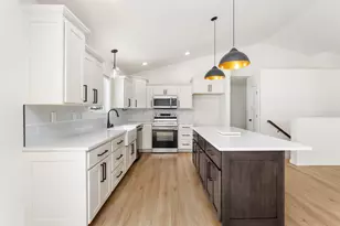 1902 Brooklyn Pl, Holmen, WI 54636 - Photo 10