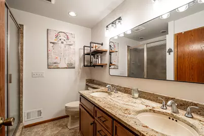 2713  Lancaster Dr, Waukesha, WI 53188 - Photo 22