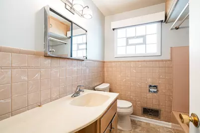 6541 N Fresno St, Milwaukee, WI 53224 - Photo 10