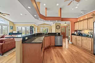 572 Trevino Dr, Geneva, WI 53147 - Photo 8