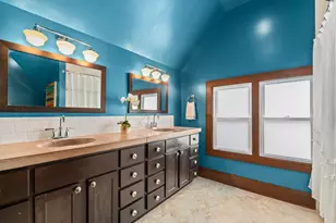 2735 S Greeley St, Milwaukee, WI 53207 - Photo 24