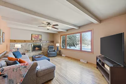 10726  Crestview Dr, Cedarburg, WI 53012 - Photo 2