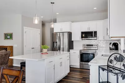 733  Crockett Dr, Holmen, WI 54636 - Photo 8