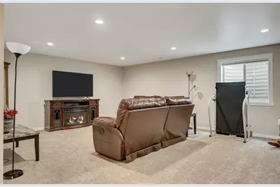 733  Crockett Dr, Holmen, WI 54636 - Photo 16